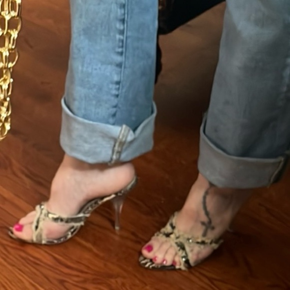Richard Tyler Crisscross Fringe & Grey Stone Snakeskin Heeled Sandals Size 7 - Picture 4 of 16